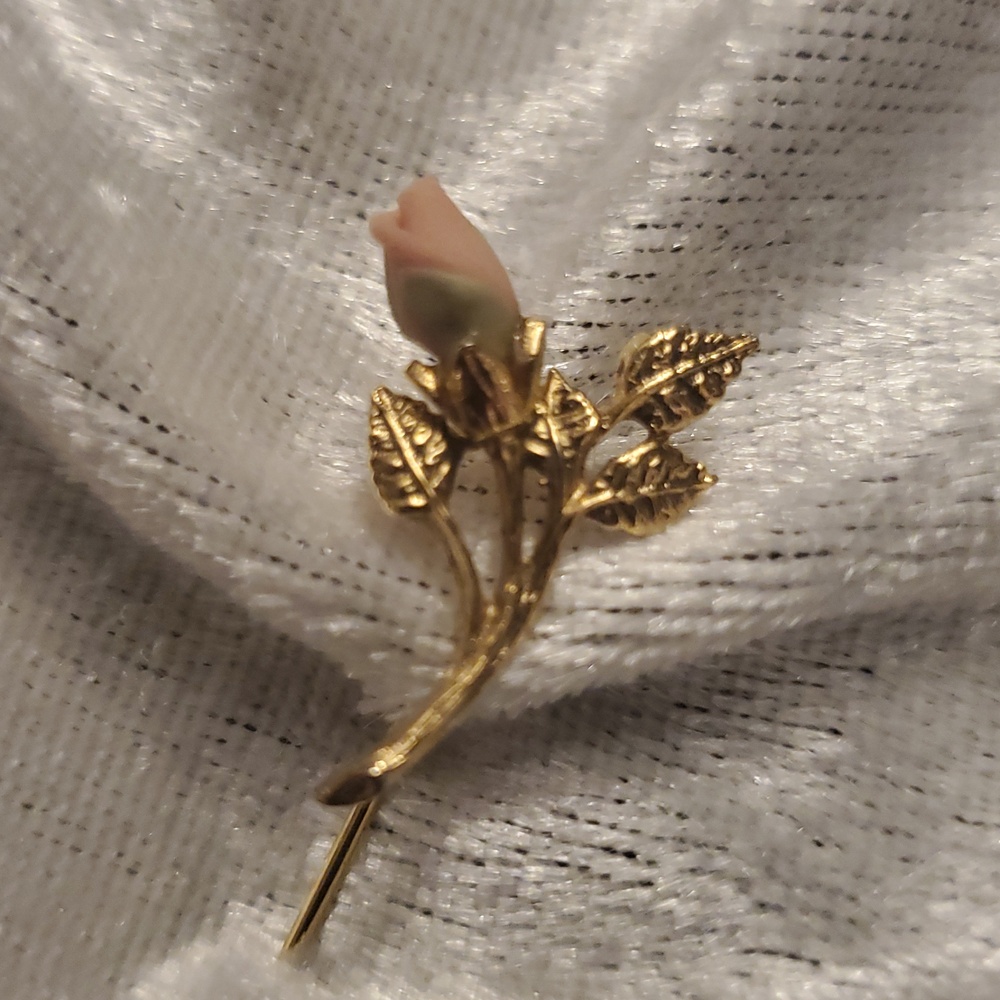 Vintage Gold Tone Porcelain Pink Green Rose Bud Floral Stem Hat Pin